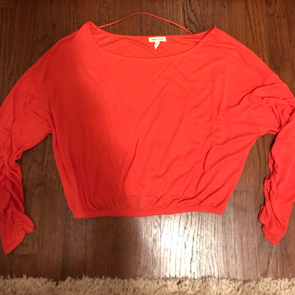 Small Urban Top - Picture 2 of 3